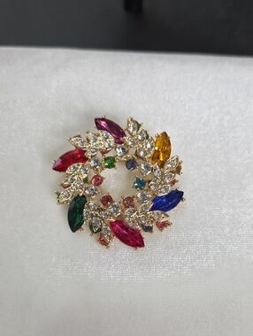 Women's Multi Color Wreath Style Brooch Retro Style Pin Colorful Rhinestones NEW